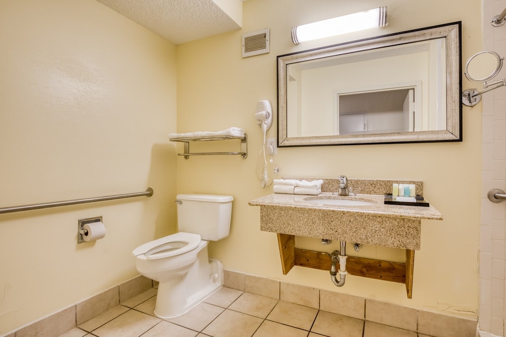 Gardentree Hotels Memphis East near I 40 17/37