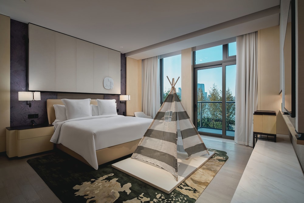 Heritage, Suite, King Bed
