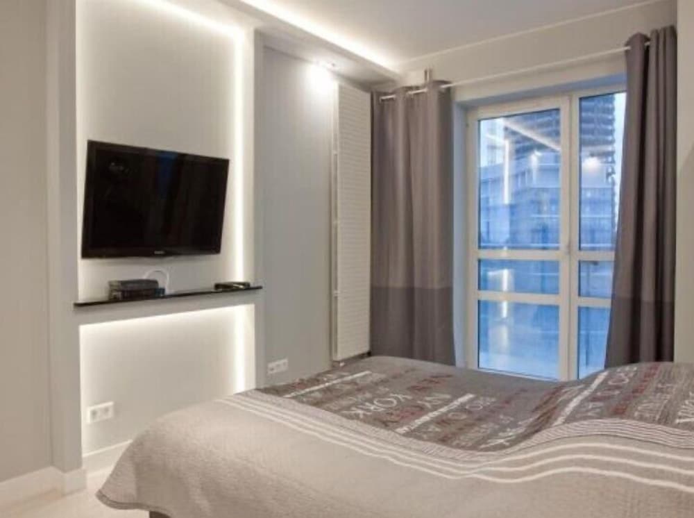 2 BEDROOMS, SUPERIOR, APARTMENT