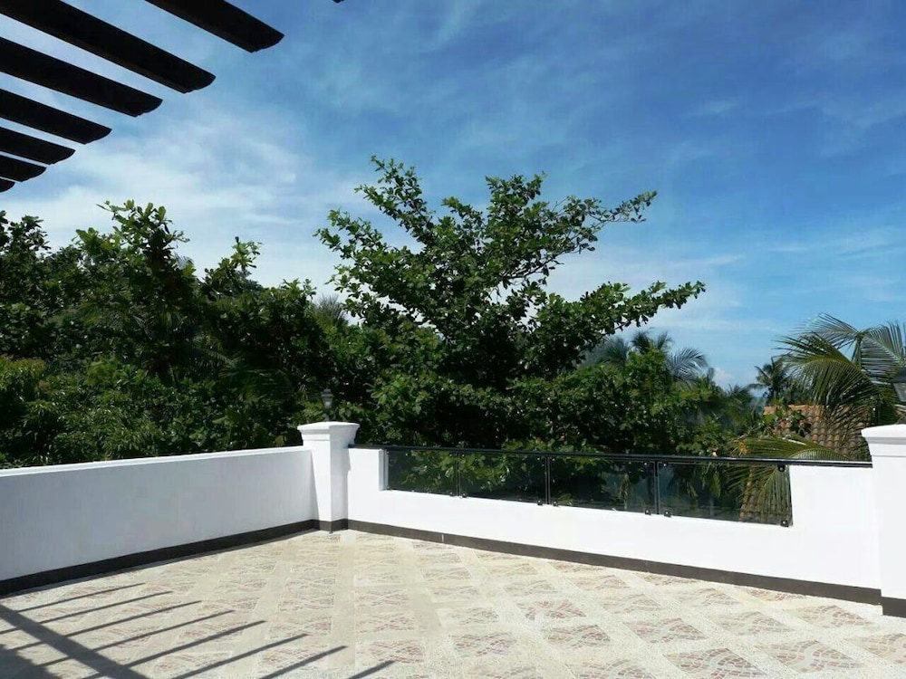 Sulusea Boutique Hotel 60/64