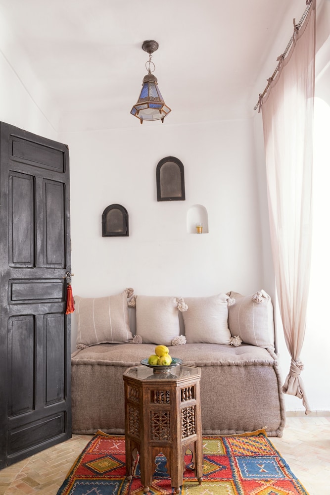 Riad Sasha 27/38