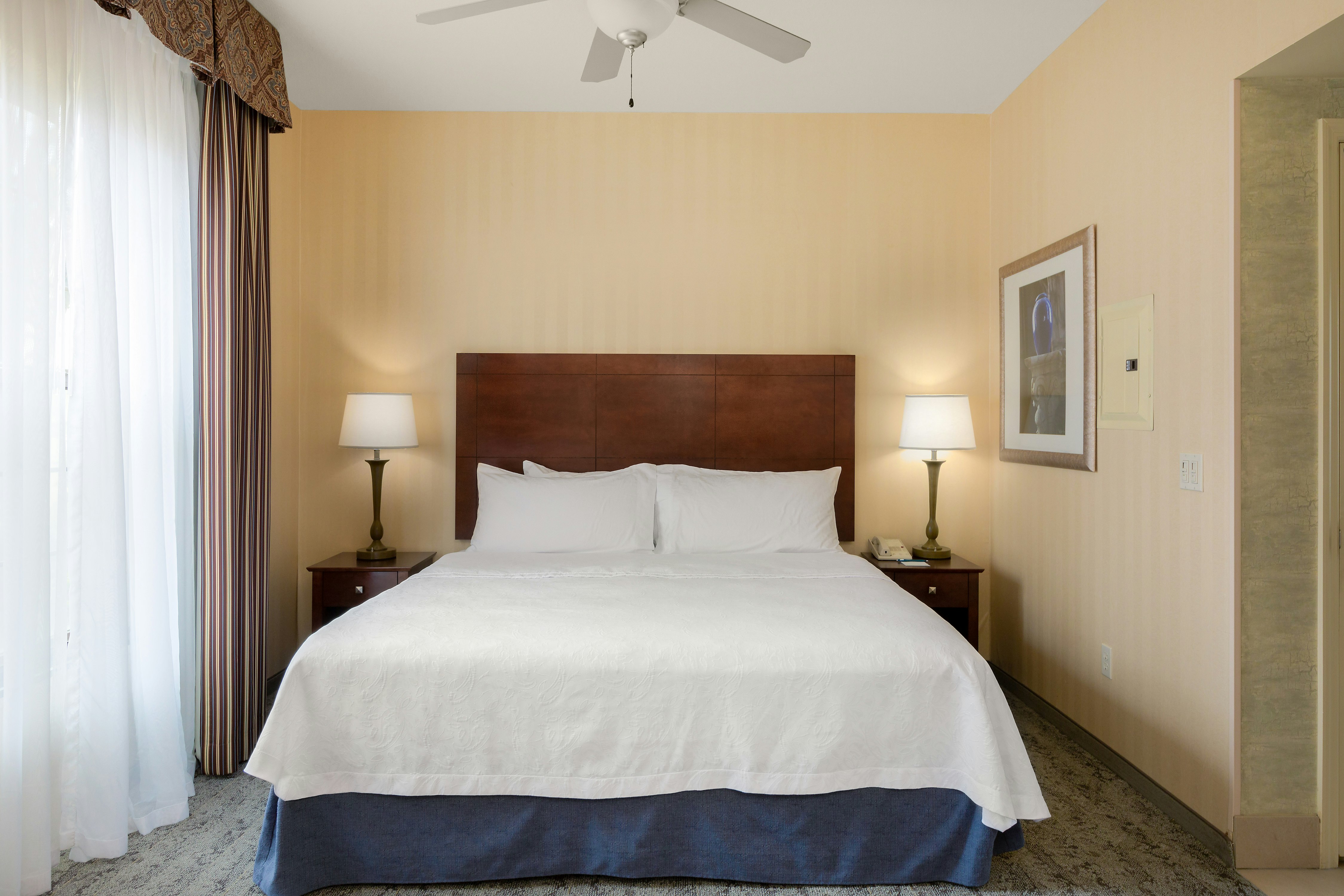 STUDIO, KING BED, ACCESSIBLE