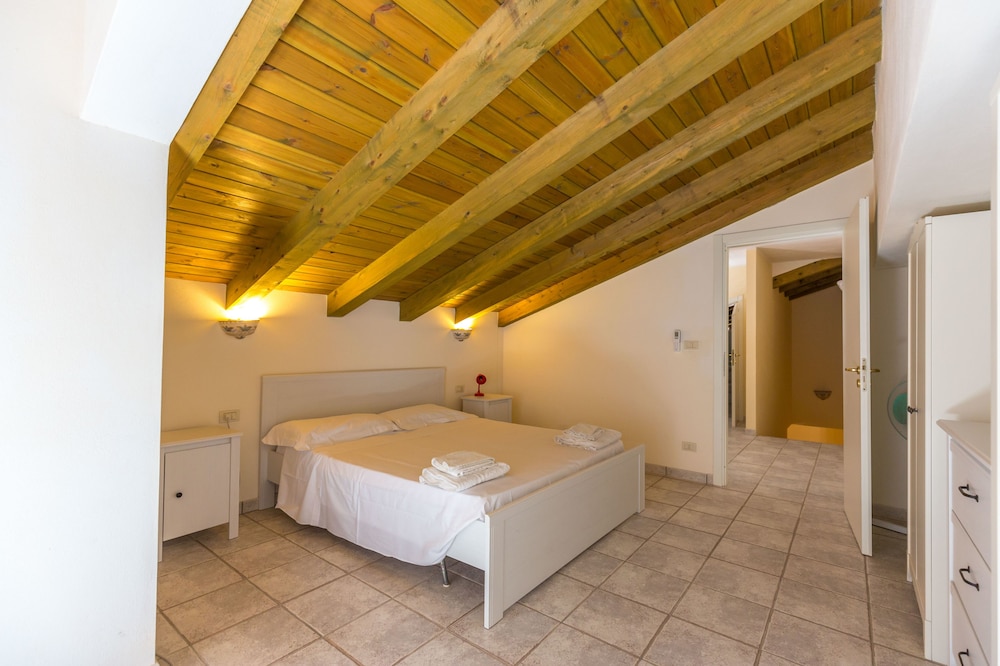 Villa Arenella 8/34