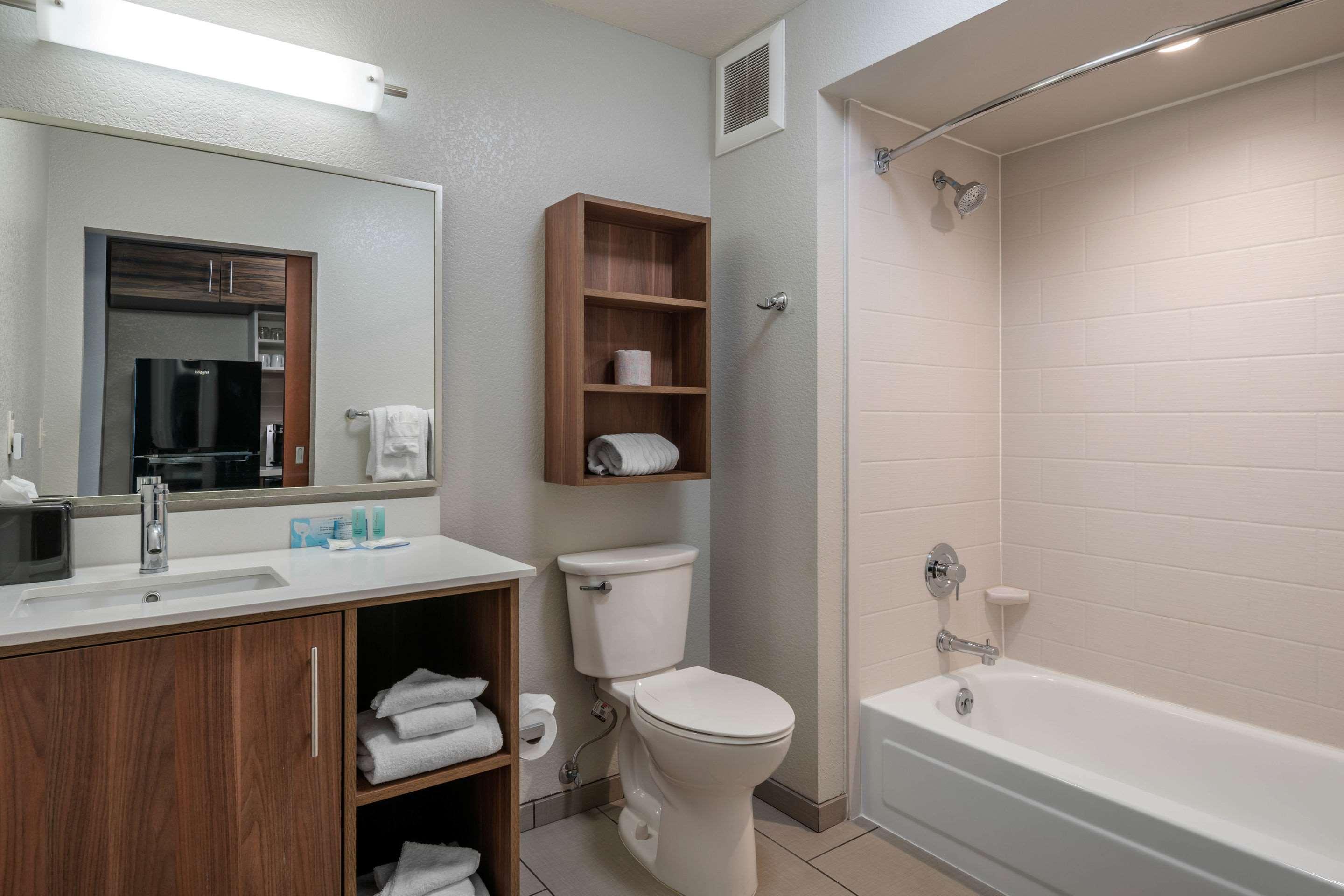 جناح بسريرين كوين، MainStay Suites Coeur d Alene, ID 6/6