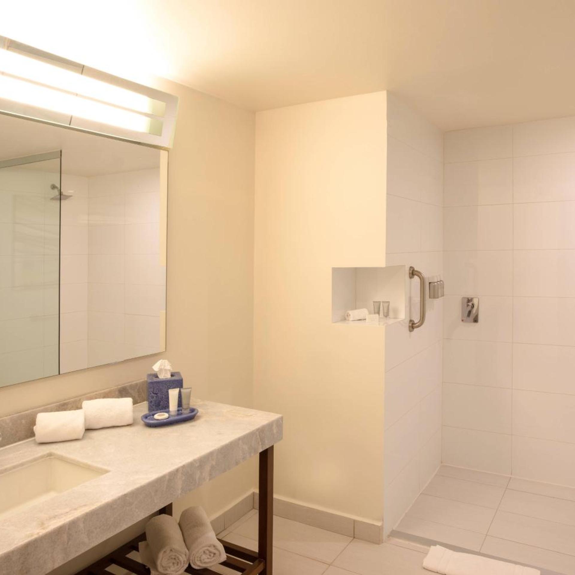 غرفة بسريرين مزدوجين بإطلالة على المدينة، Courtyard by Marriott Queretaro 4/5