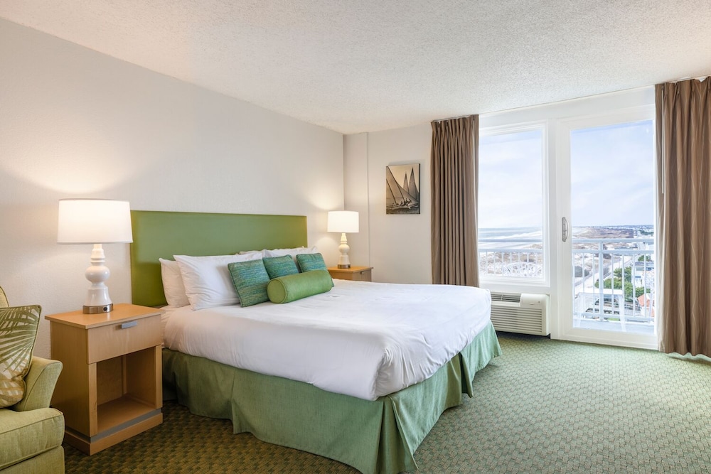 Port-O-Call Hotel 26/62