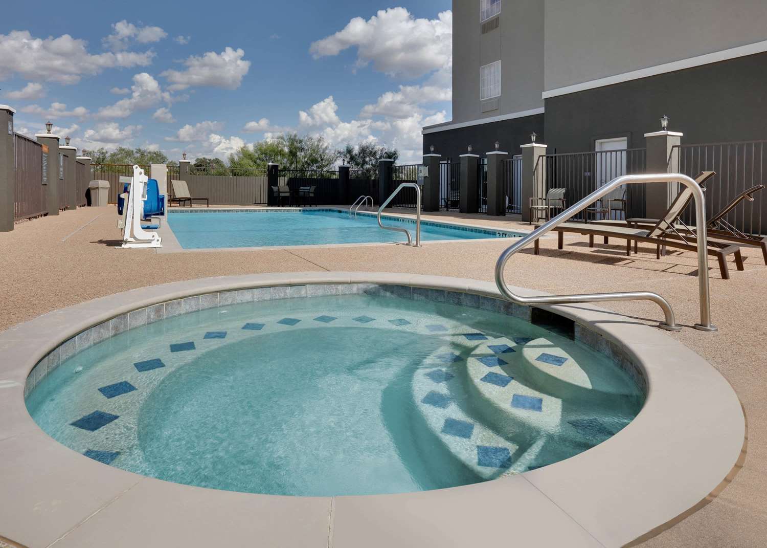 La Quinta Inn & Suites by Wyndham Big Spring 28/48