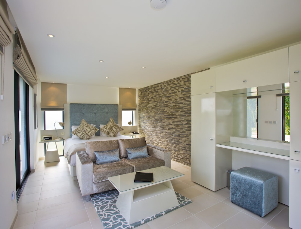 Kentisbury Grange 56/73