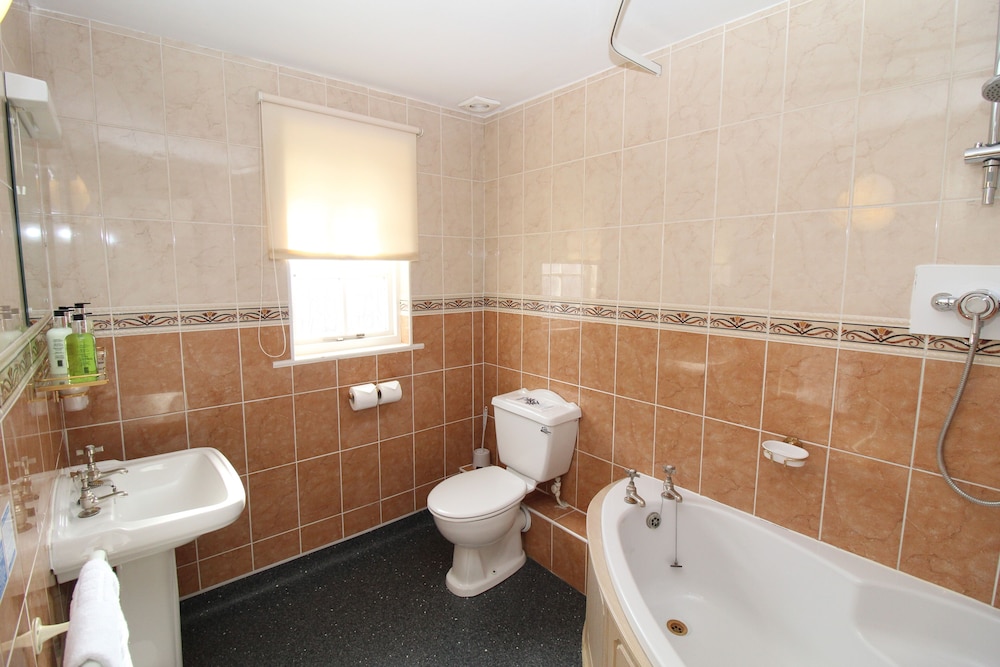 The Conningbrook Hotel 50/50