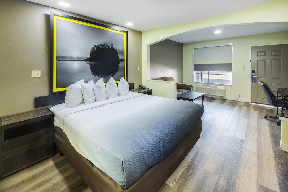 Room, King Bed, Accessible