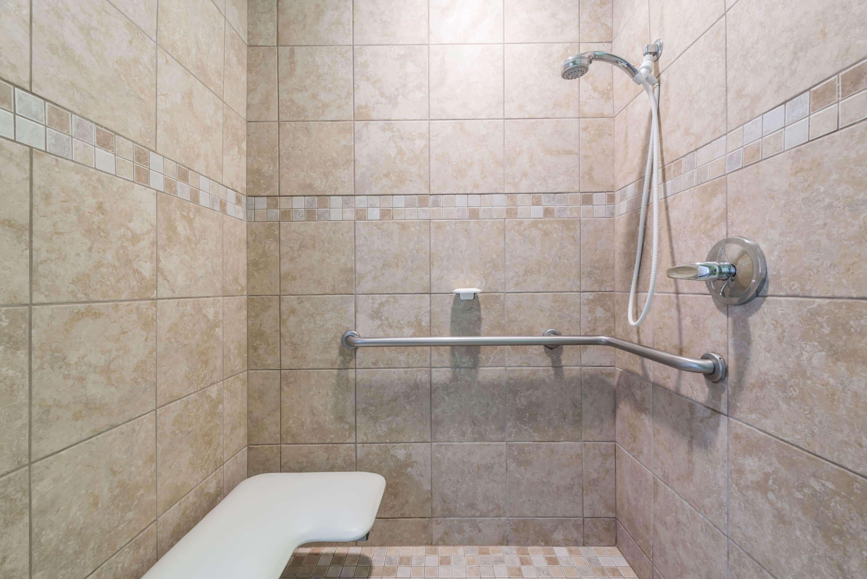 Microtel Inn & Suites by Wyndham West Chester 26/27