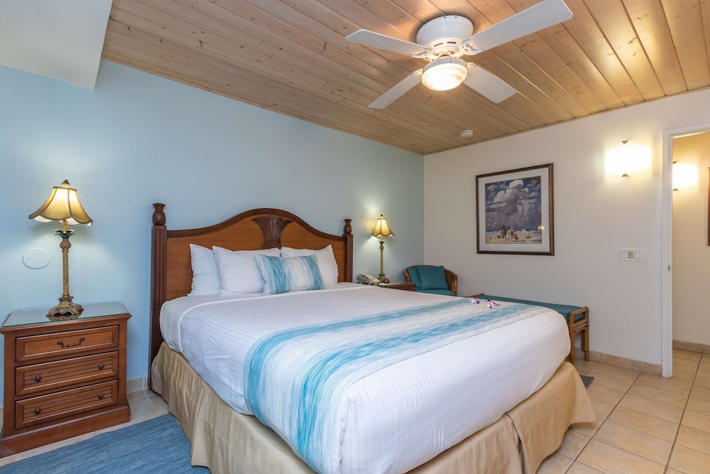 غرفة بريميوم بسرير كينج وسريرين منفصلين بغرفتي نوم، Aston Maui Kaanapali Villas 3/5