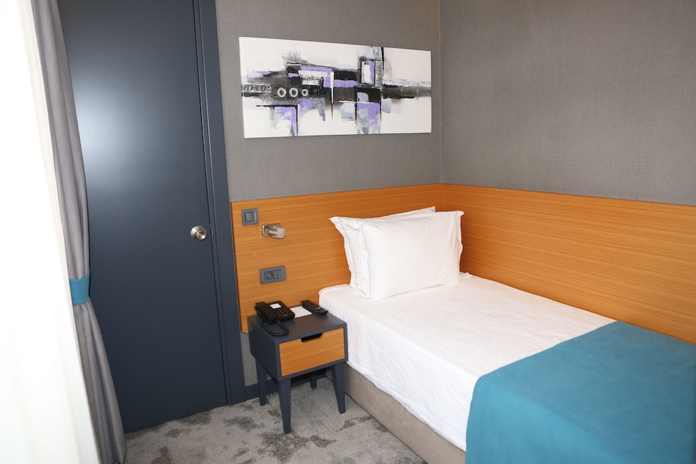 Sapko Airport Hotel 5/46