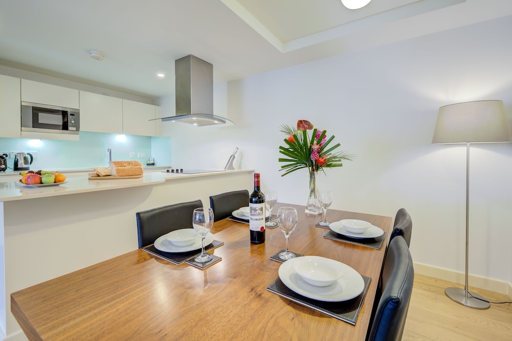 Cleyro Serviced Apartments - Finzels Reach 40/50