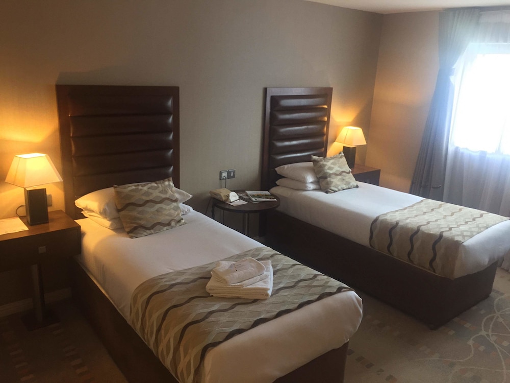 ALONA HOTEL 26/65