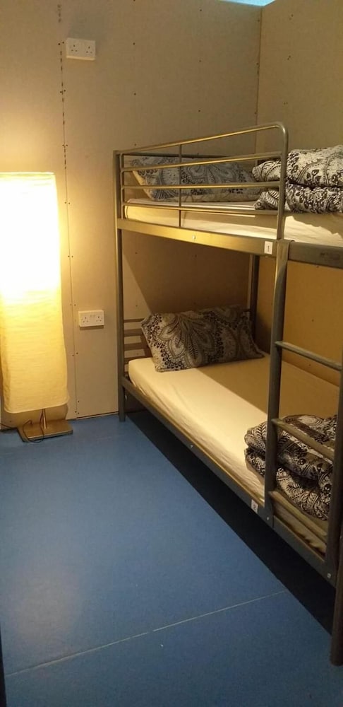 The Queens Hostel 15/21
