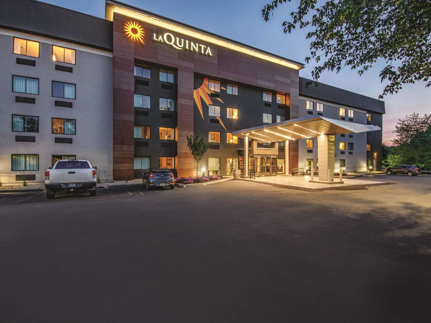 La Quinta Inn & Suites by Wyndham Hartford - Bradley Airport 5/47