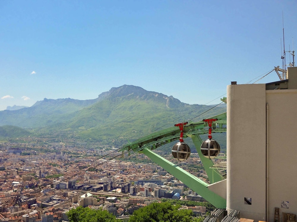 Ibis Grenoble Gare 52/56