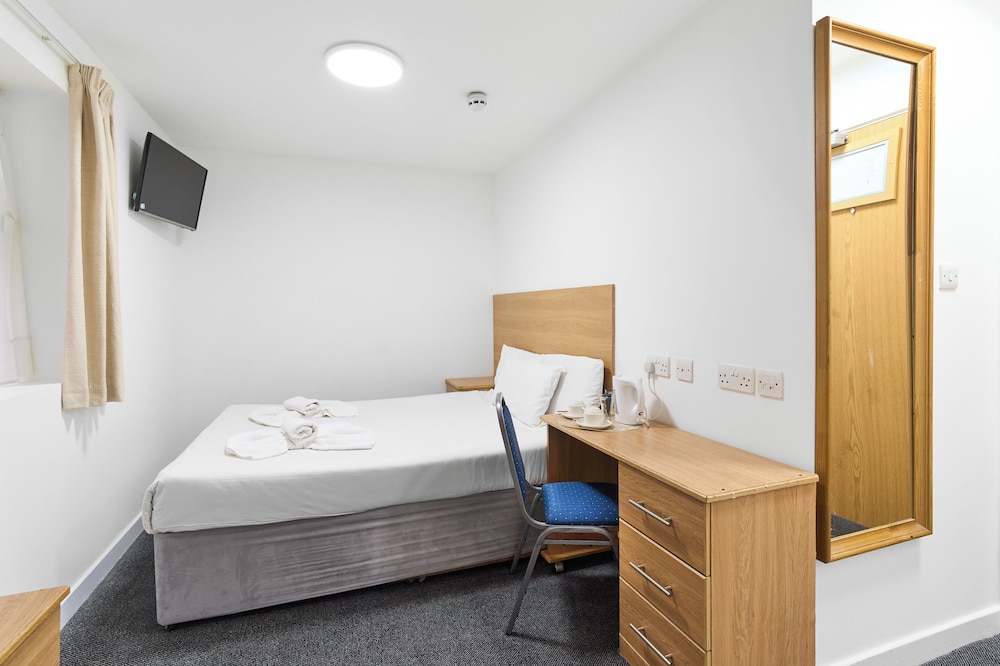 ROOM, SINGLE