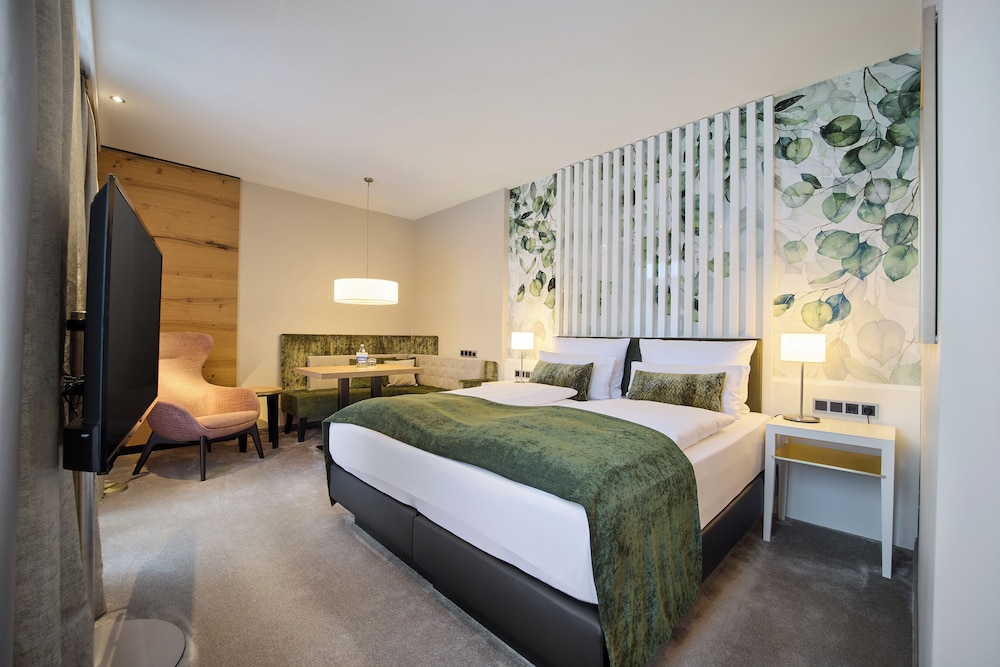 Premium, Convertible Double Bed, Park View, Balcony