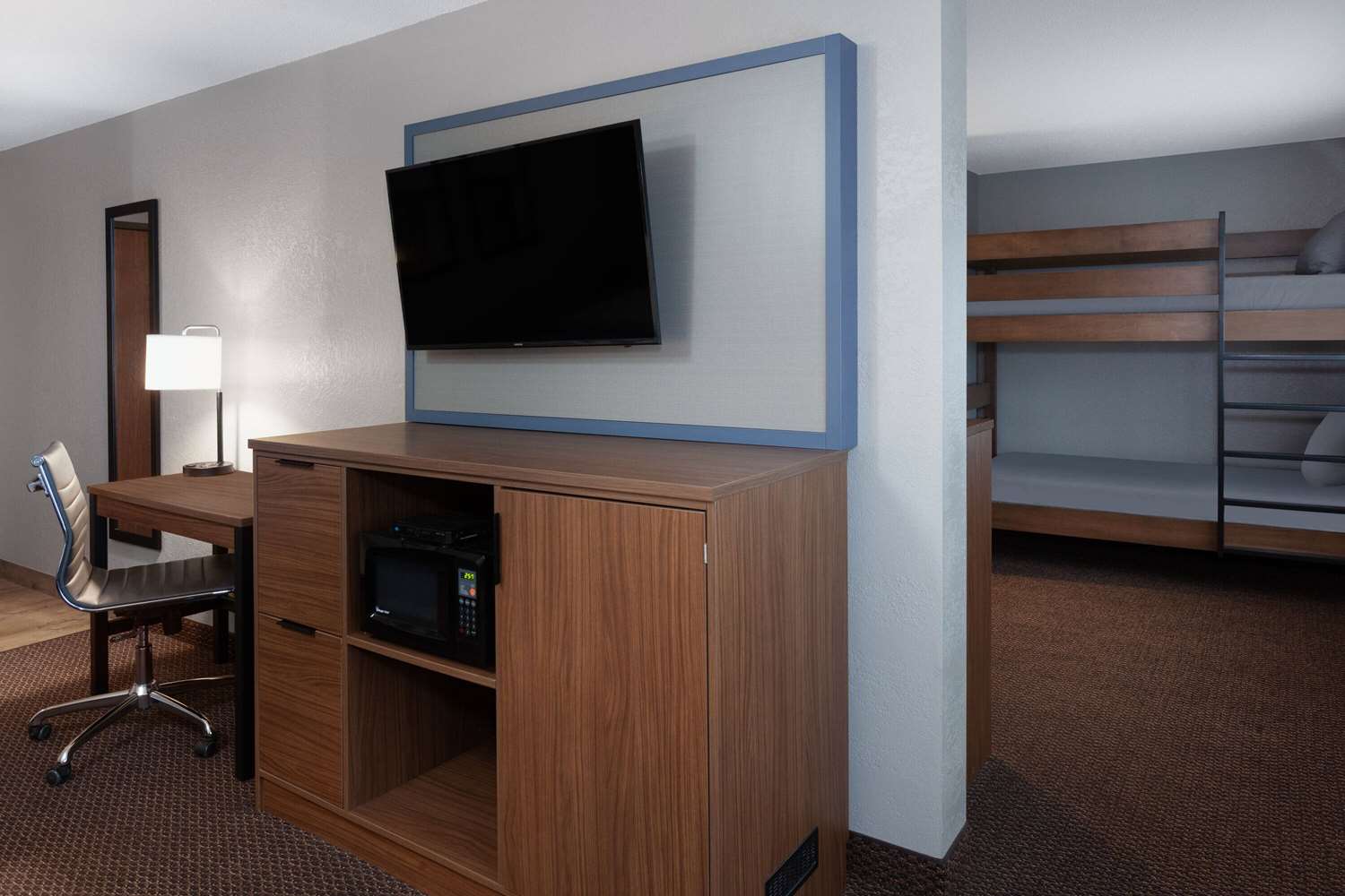 AmericInn by Wyndham New Richmond 34/40