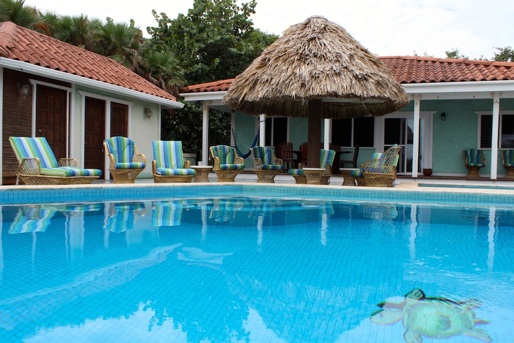 Maya Beach Hotel 7/82