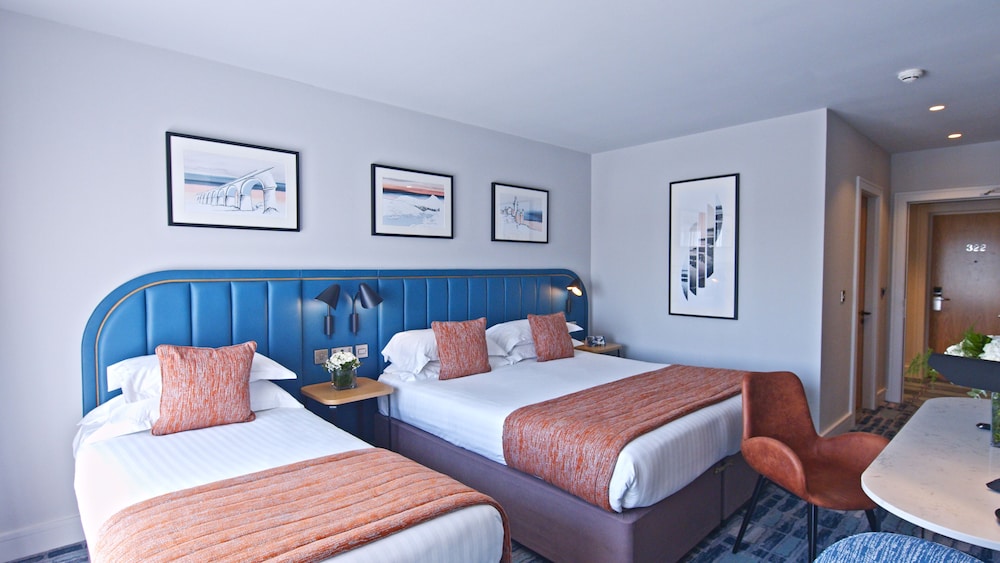 Superior, Single, 1 King and 1 Single Beds