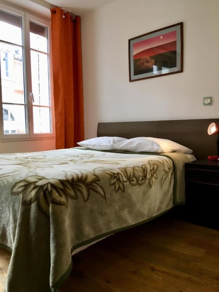 HOTEL BELLE FONTAINEBLEAU 30/56