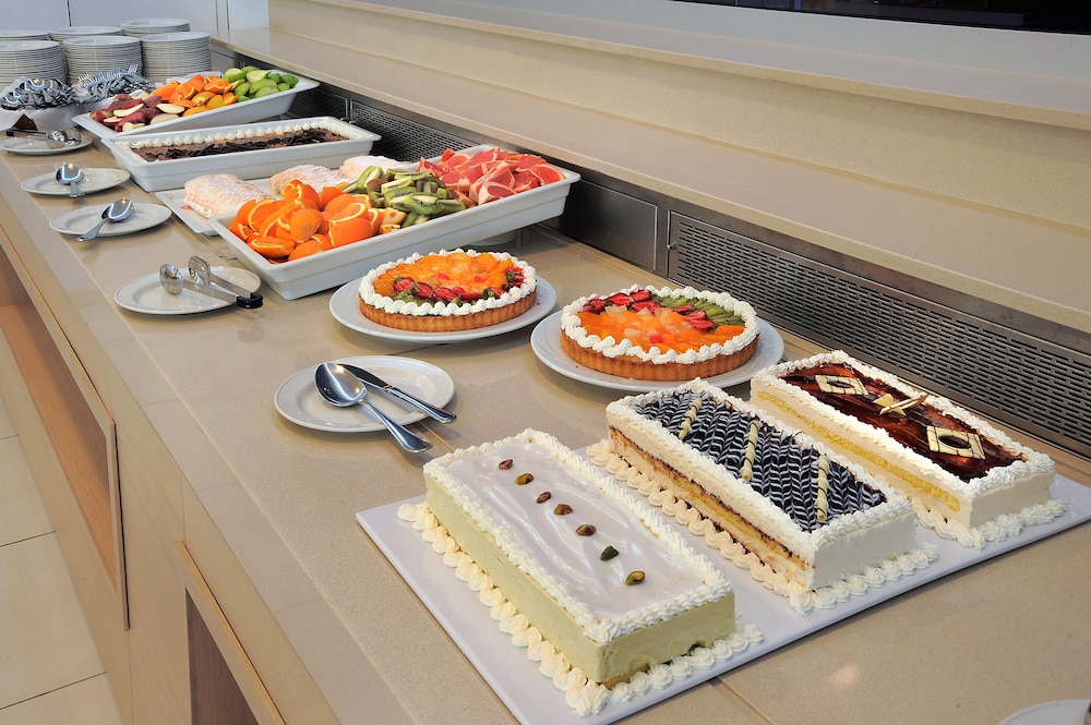 Nelia Beach Hotel & Spa 46/67