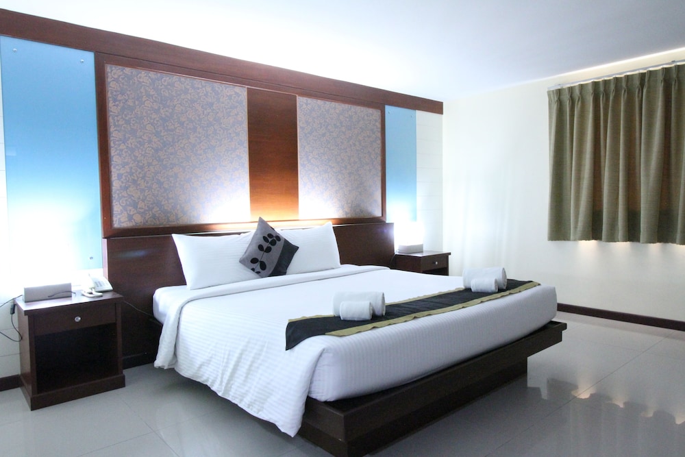 Convenient Grand Plus Hotel Suvarnabhumi 21/44