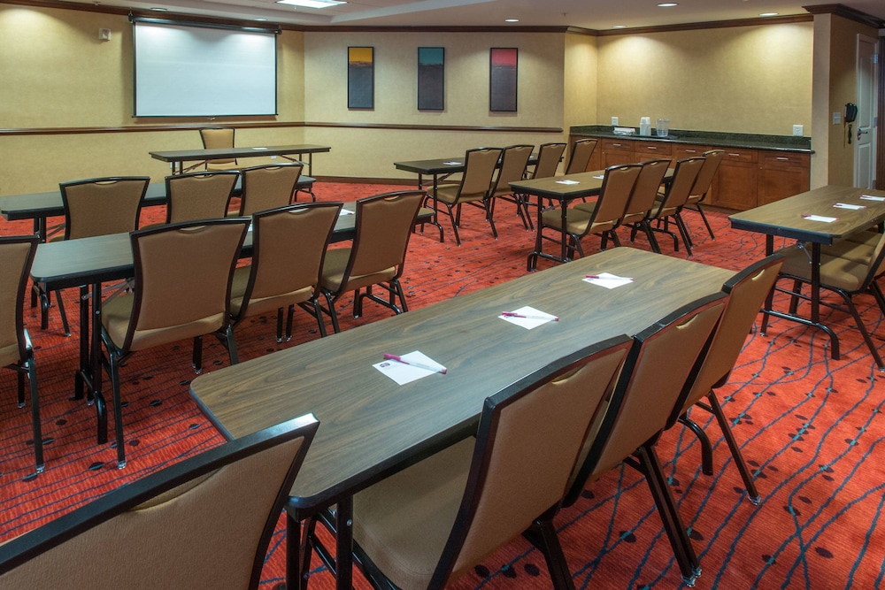 Residence Inn by Marriott Fayetteville Cross Creek 31/36