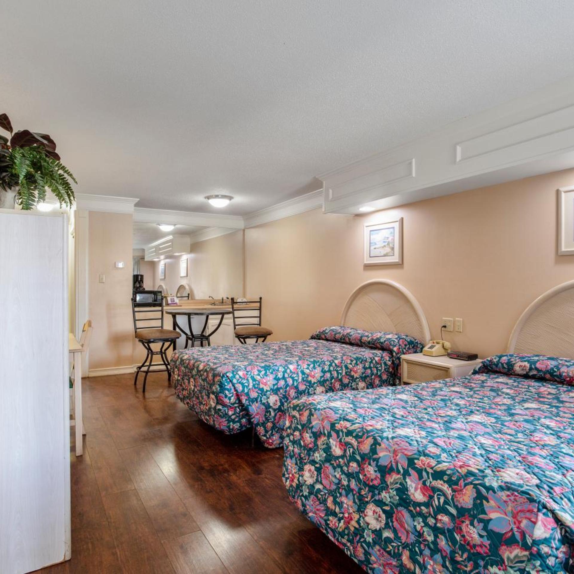 DELUXE, DOUBLE BED