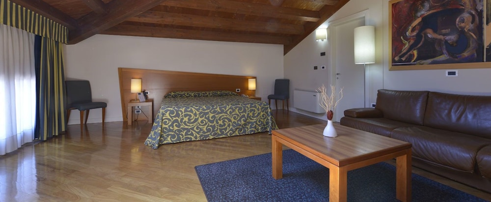Ferrara Hotel 29/66