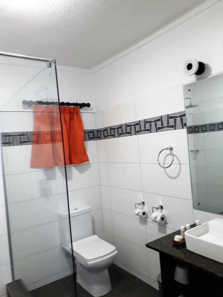 Suva Motor Inn 48/50