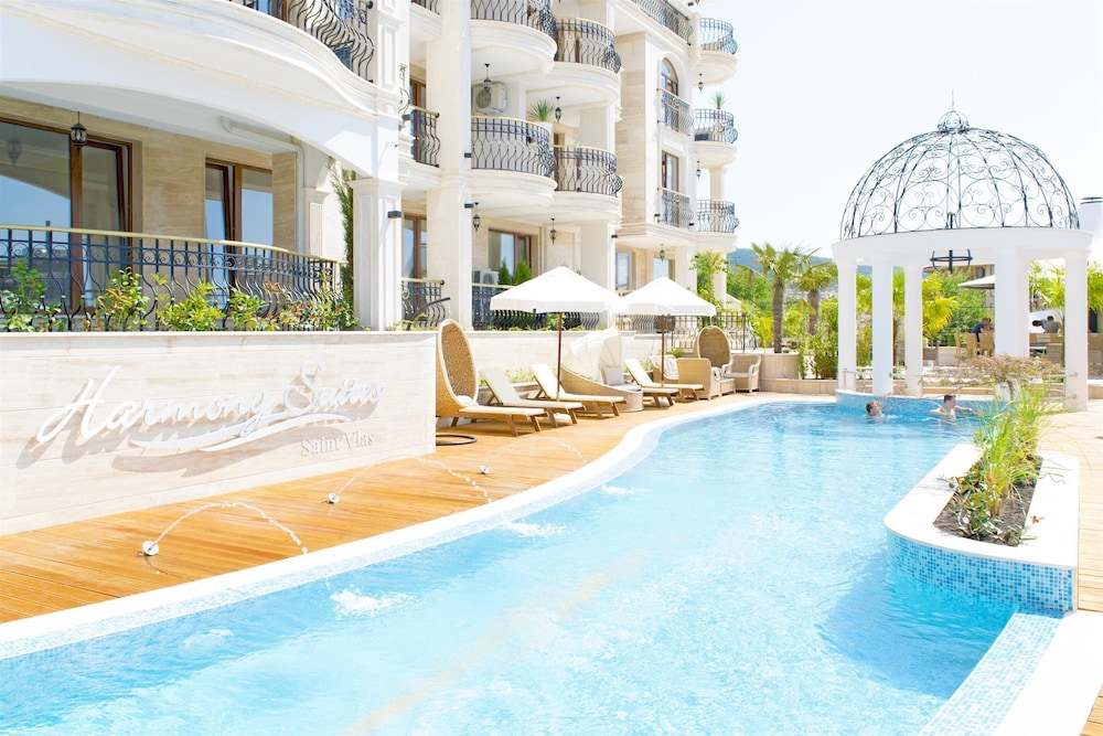 Harmony Suites 10 6/42