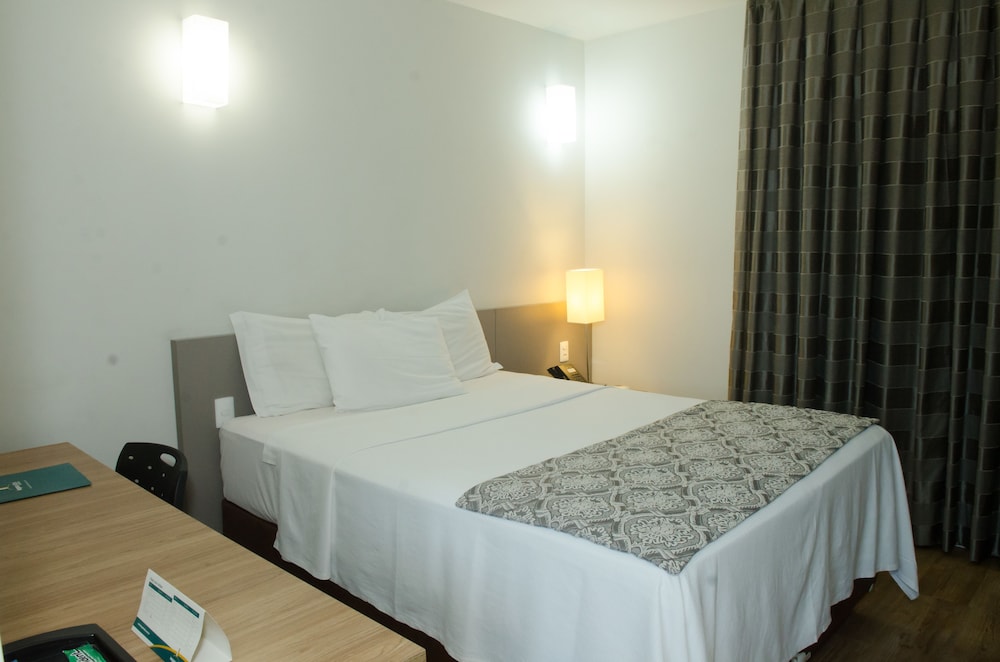 Impar Suites Expominas Hotel 10/49