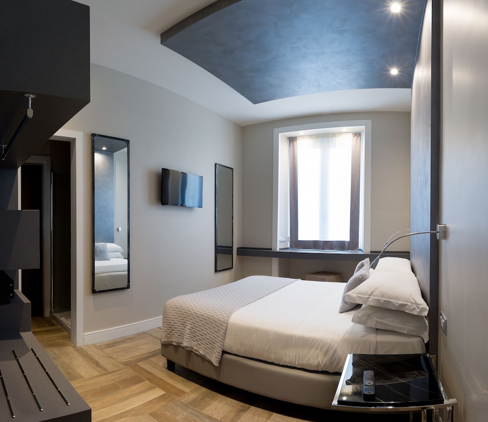 1 BEDROOM, BASIC, DOUBLE BED