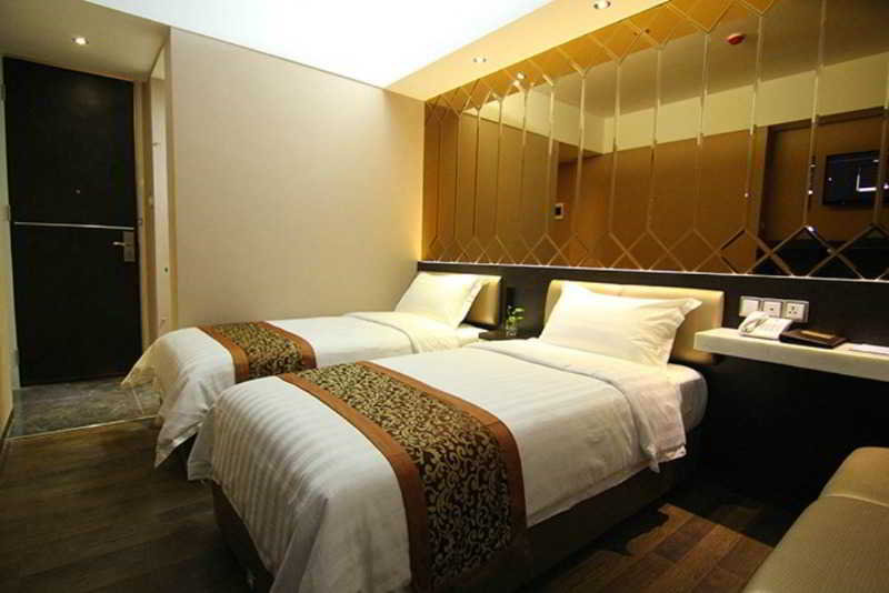 Favor Hotel Makassar City Center By LIFE 10/19