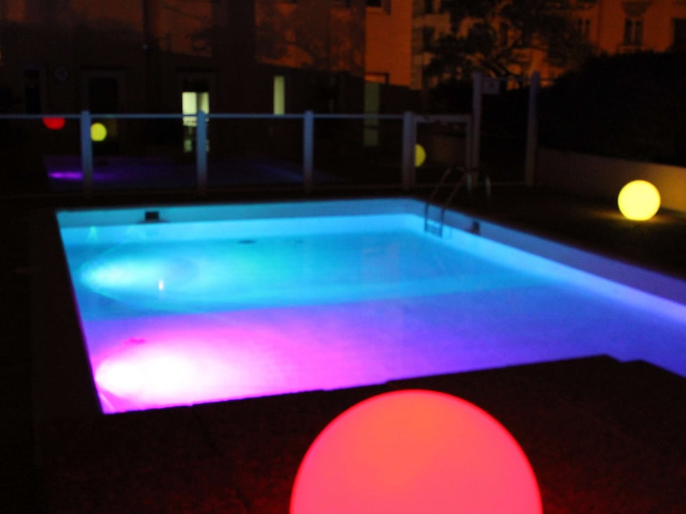 ibis Nice Centre Gare 38/63