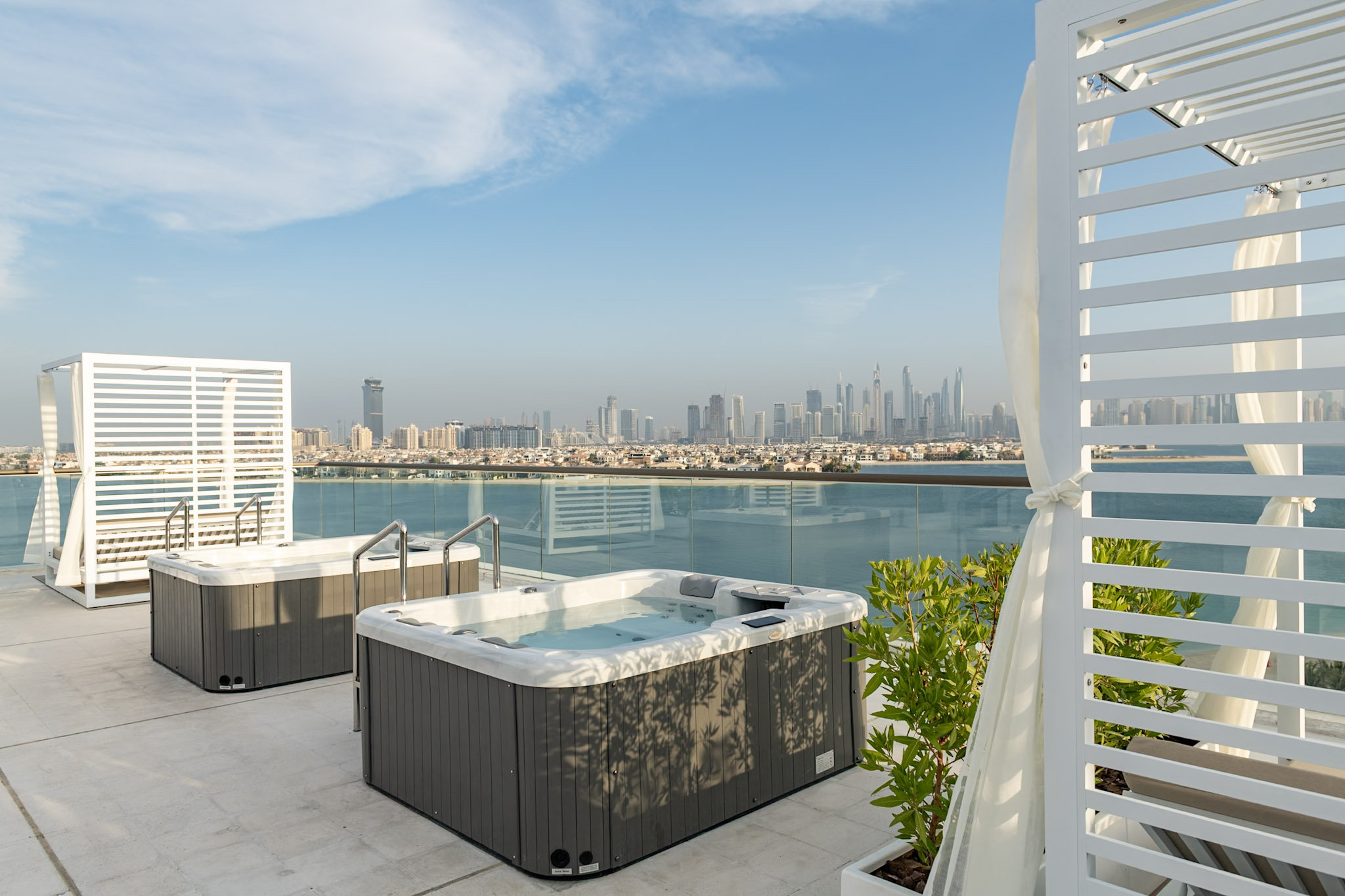 Th8 Palm Dubai Beach Resort, Vignette Collection 19/50