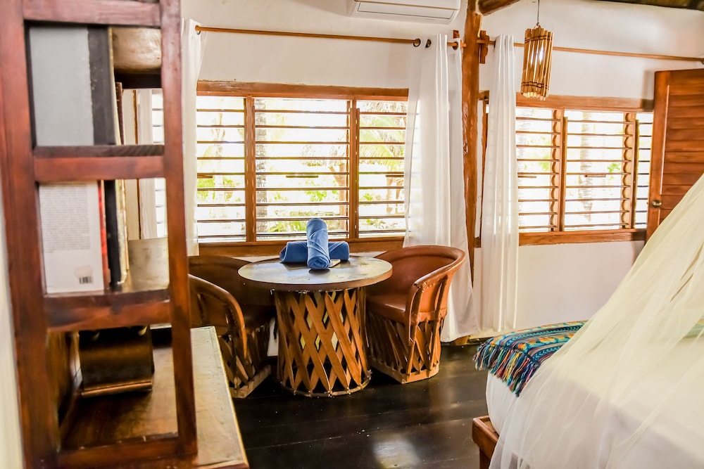 Hotel Zomay Holbox 67/91