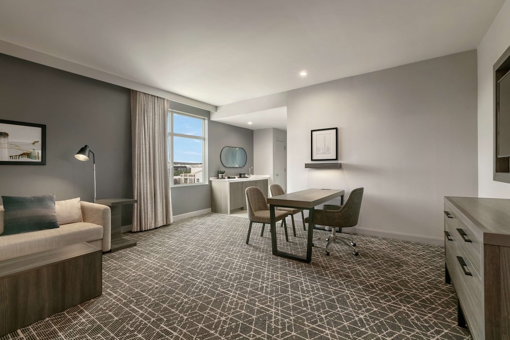 Embassy Suites by Hilton Atlanta Midtown 21/45