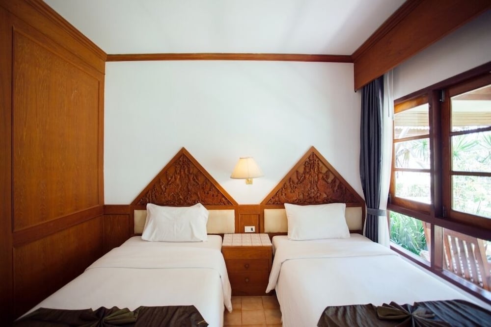 SUPERIOR, BUNGALOW, TWIN BEDS
