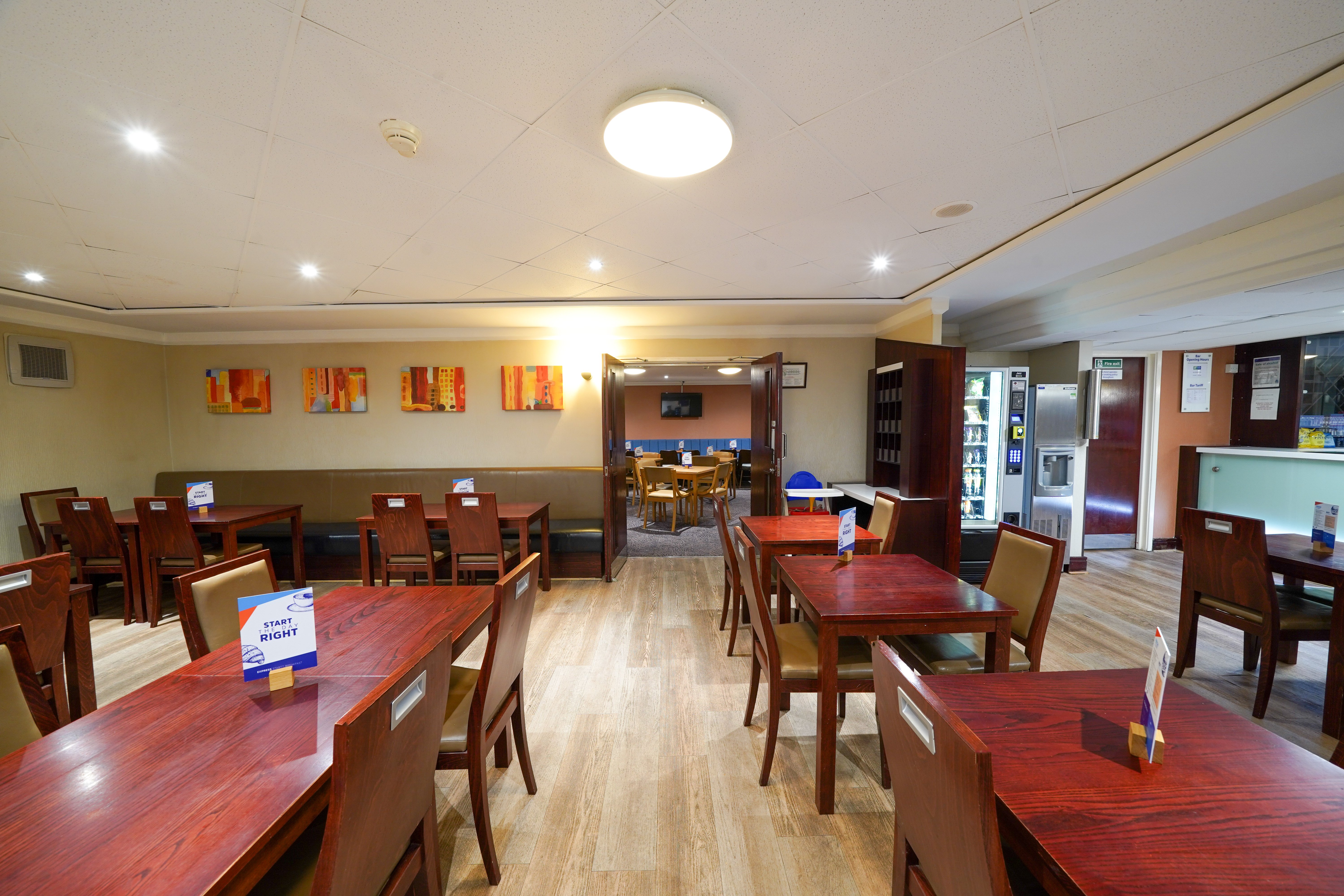 Holiday Inn Express Glenrothes 48/70