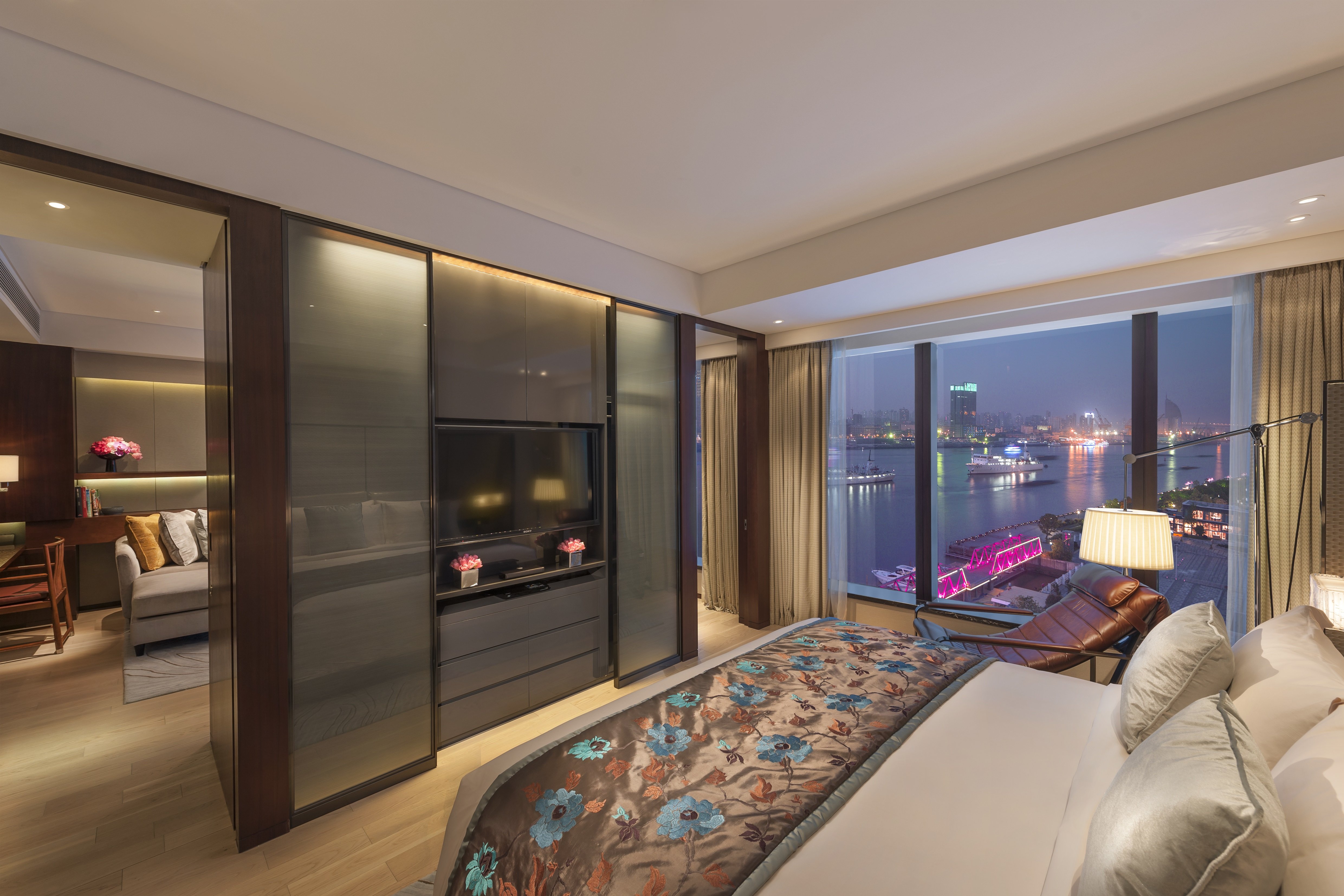 Mandarin Oriental Shanghai 23/78