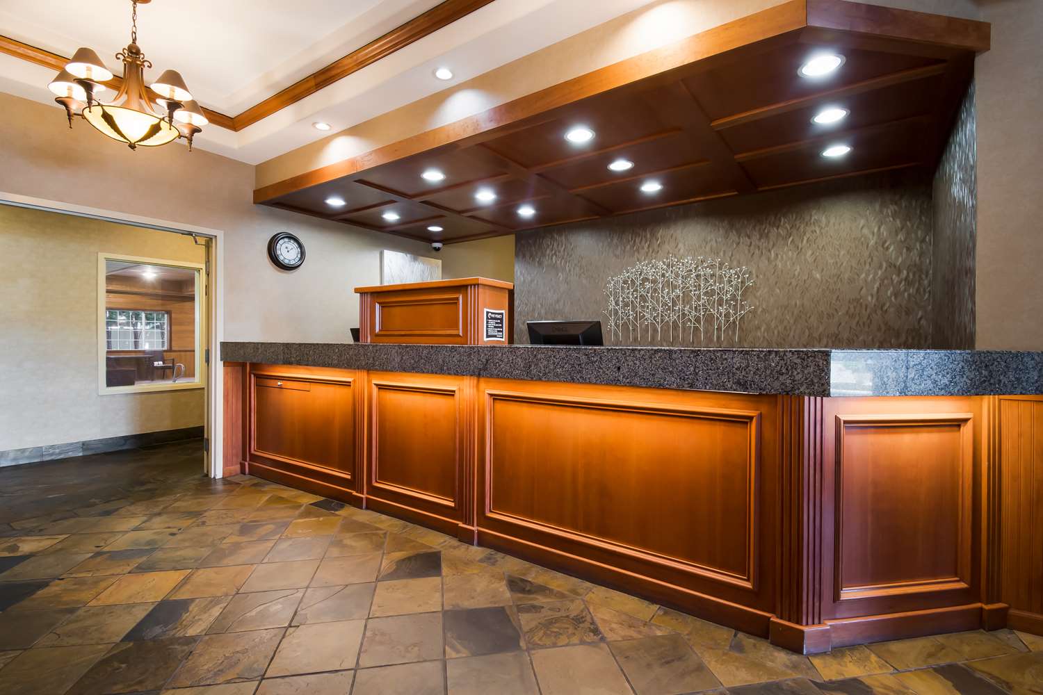 Best Western University Inn & Suites 2/10