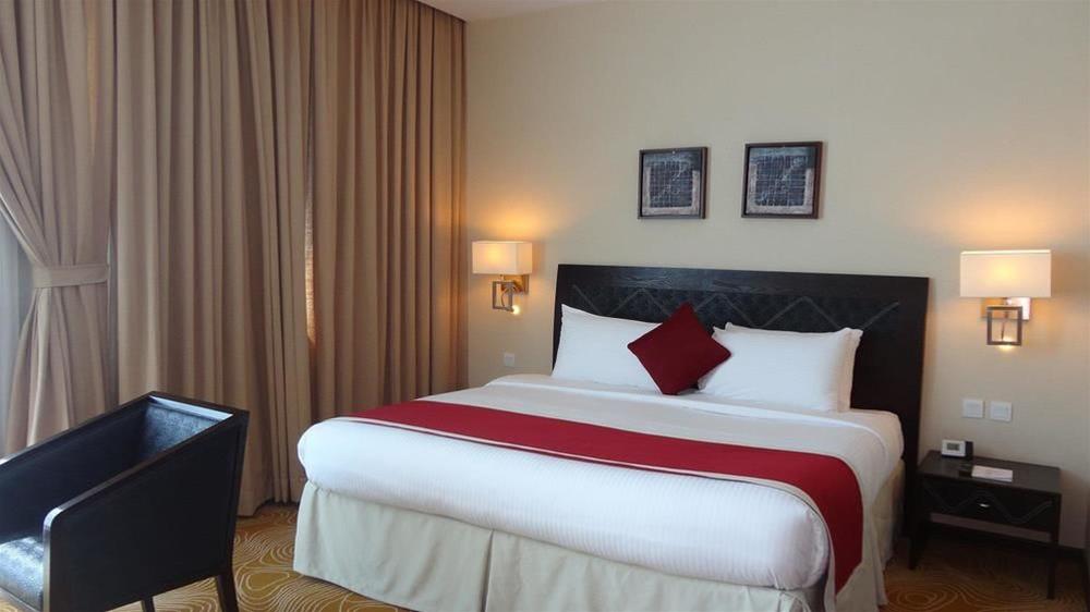 فندق مينا الجبيل سابقا جولدن توليب(Razana Hotel Al Jubail) 13/60