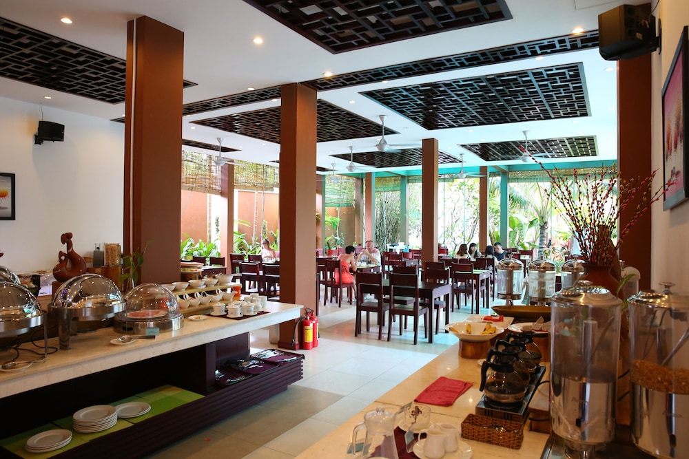 Tropicana Resort 52/74
