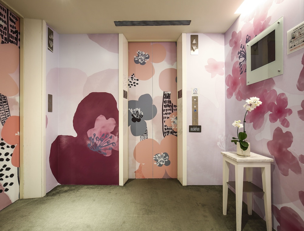 Ambience Hotel 11/58