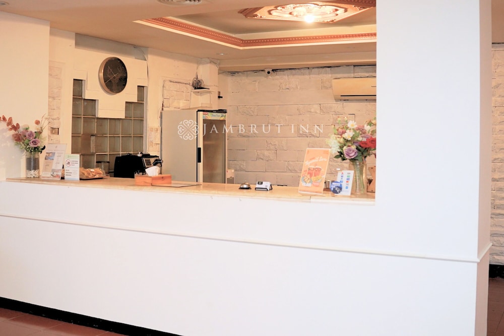 Jambrut Inn Hotel 7/50